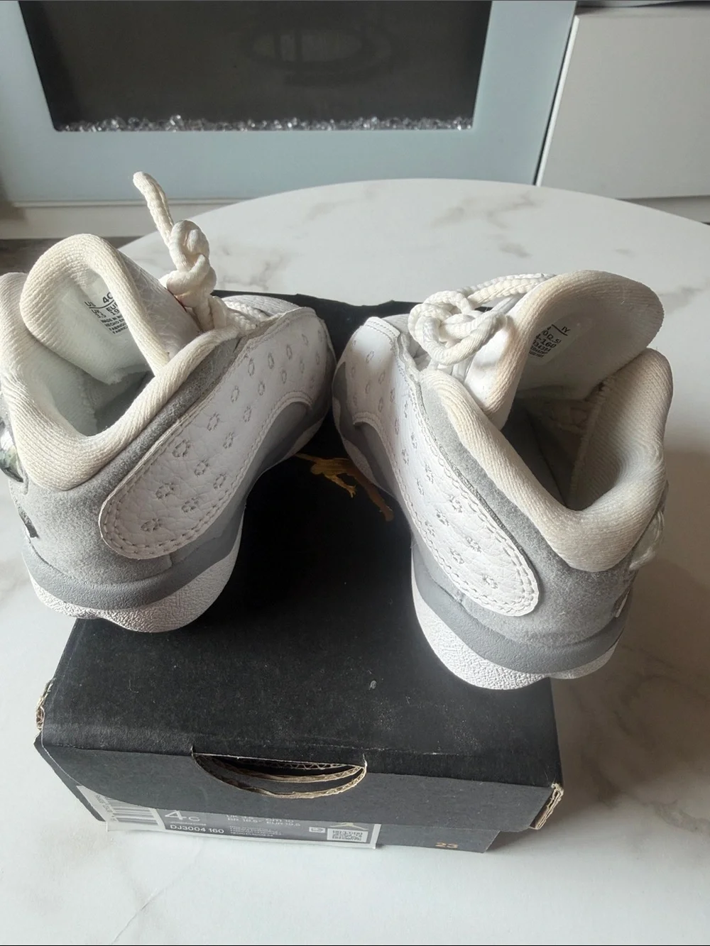 Jordan clean white